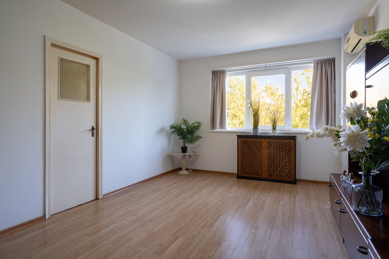 Diham comision 0% - Garsoniera cu vedere spre Parcul Cismigiu - bloc Diham ( MAI)